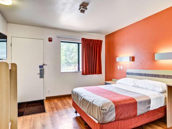 Motel 6-Pittsburgh, PA - Crafton : photo 4 de la chambre chambre lit queen-size