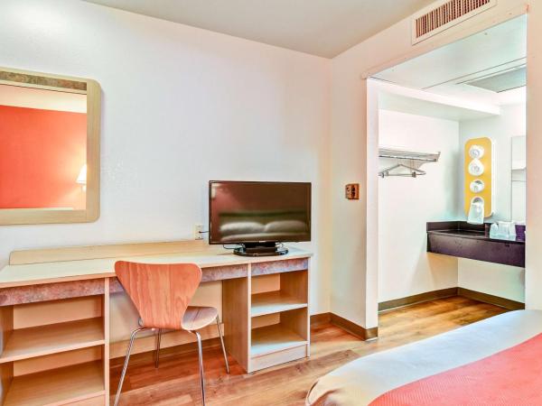 Motel 6-Pittsburgh, PA - Crafton : photo 5 de la chambre chambre lit queen-size