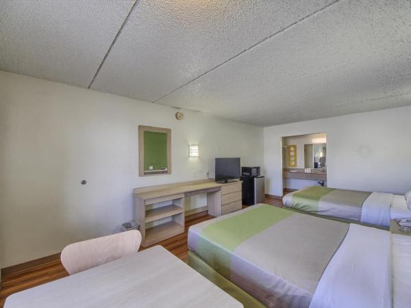 Motel 6-San Antonio, TX - Northwest Medical Center : photo 10 de la chambre chambre avec 2 lits queen-size - accessible aux personnes à mobilité réduite