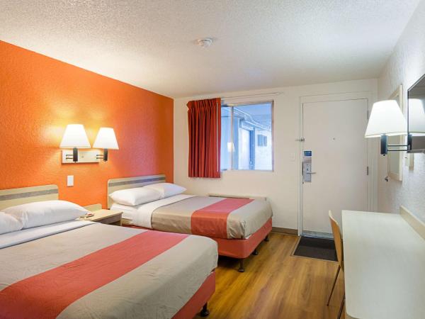 Motel 6- Denver, CO Downtown : photo 5 de la chambre chambre quadruple