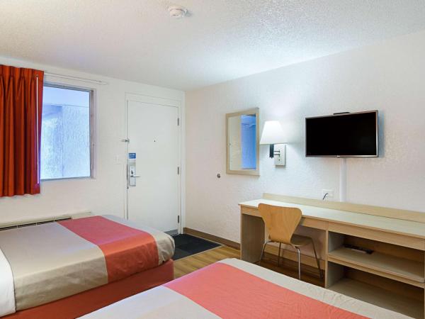 Motel 6- Denver, CO Downtown : photo 3 de la chambre chambre quadruple