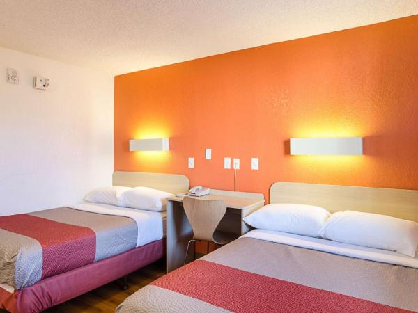 Motel 6- Denver, CO Downtown : photo 8 de la chambre chambre quadruple