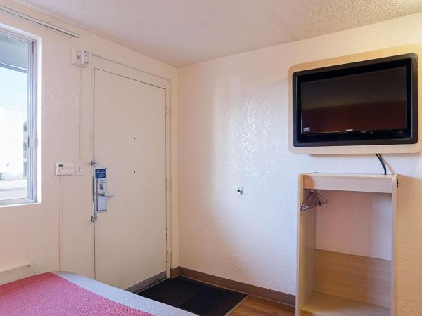 Motel 6- Denver, CO Downtown : photo 4 de la chambre chambre lit queen-size