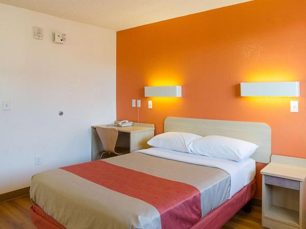 Motel 6- Denver, CO Downtown : photo 5 de la chambre chambre lit queen-size