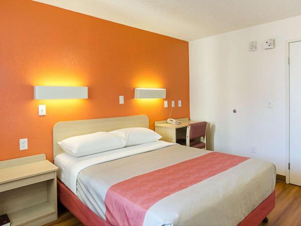 Motel 6- Denver, CO Downtown : photo 9 de la chambre chambre lit queen-size