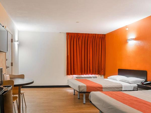Motel 6-New Orleans, LA - Near Downtown : photo 3 de la chambre chambre 2 lits queen-size - non-fumeurs