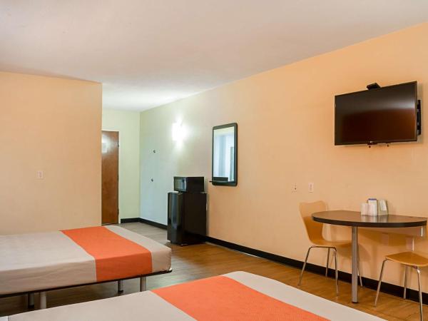 Motel 6-New Orleans, LA - Near Downtown : photo 2 de la chambre chambre 2 lits queen-size - non-fumeurs
