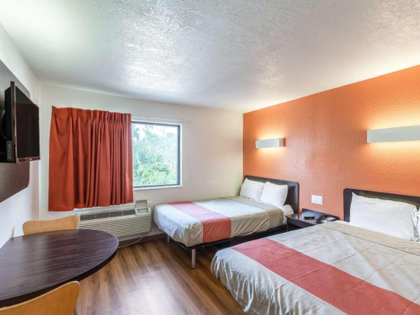 Motel 6-Dallas, TX - South : photo 1 de la chambre chambre quadruple - non-fumeurs