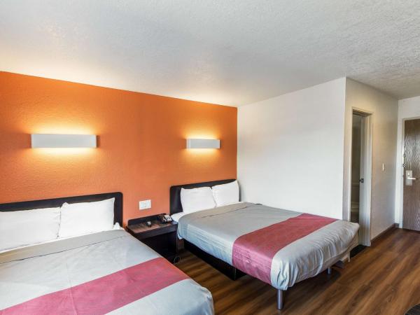 Motel 6-Dallas, TX - South : photo 1 de la chambre chambre lit king-size - non-fumeurs