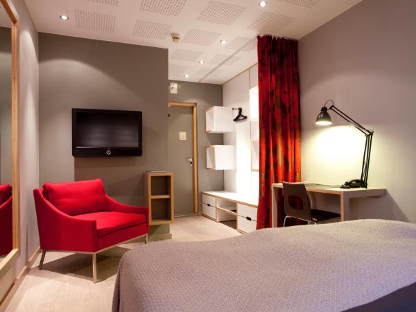 Centro Hotel Turku : photo 3 de la chambre chambre lit queen-size 