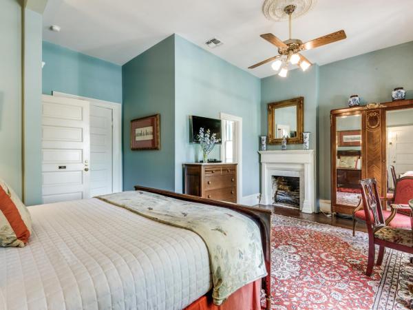 Noble Inns : photo 4 de la chambre chambre lit king-size de luxe - maison oge sur le river walk