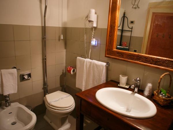 Hotel Henry's House : photo 6 de la chambre chambre confort 