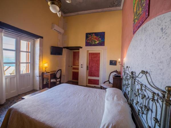 Hotel Henry's House : photo 4 de la chambre suite junior avec terrasse et vue sur la mer