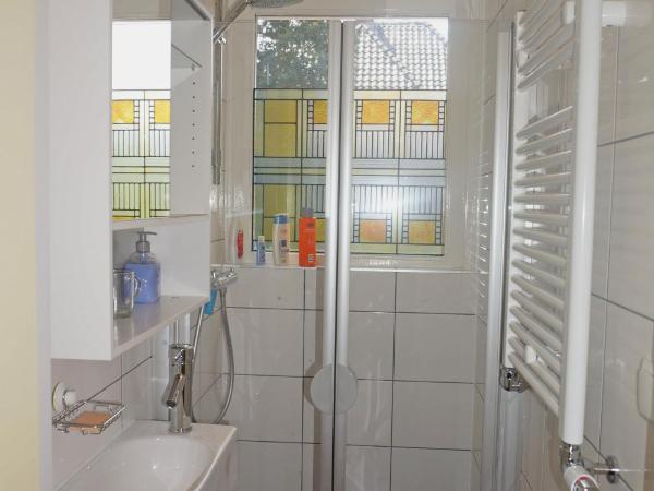 Xaviera's Bed and Breakfast : photo 3 de la chambre chambre lit king-size avec salle de bains privative