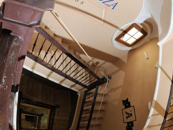 Be Zaragoza Hostel : photo 4 de la chambre chambre familiale avec salle de bains commune (2 adultes + 1 enfant)