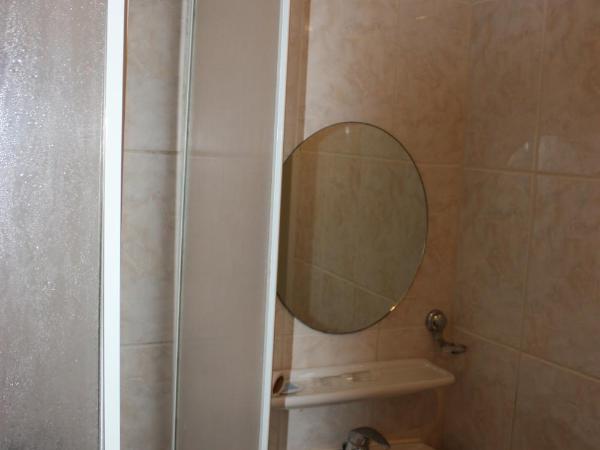 Hotel Sansa : photo 4 de la chambre chambre triple