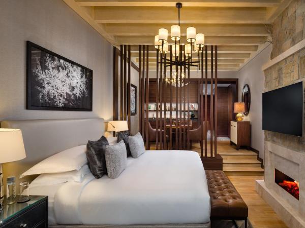 Aspen Chalets by Kempinski Hotel Mall of The Emirates : photo 5 de la chambre chalet de ski aspen - accès pour 2 personnes au snow park de ski dubaï, majordome privé, accès au salon avec goûter, cocktail en soirée, rafraîchissements sans alcool et canapes