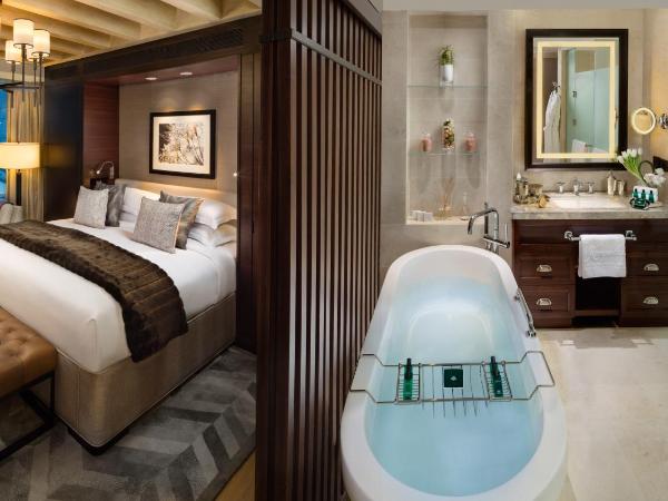 Aspen Chalets by Kempinski Hotel Mall of The Emirates : photo 9 de la chambre chalet de ski aspen 3 chambres - accès au snow park de ski dubaï pour 2 personnes- service de majordome privé - navette aéroport dxb - accès au salon avec goûter - cocktails en soirée - rafraîchissements sans alcool et canapés