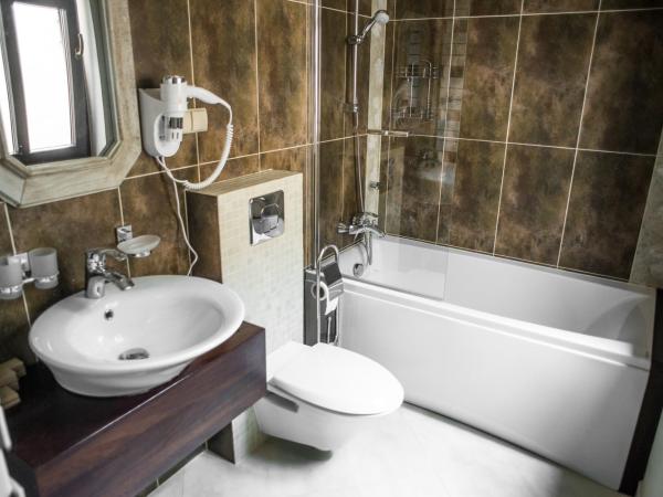 Apartamenty Siedem Komnat Siedmiu Mistrzów : photo 6 de la chambre chambre double ou lits jumeaux