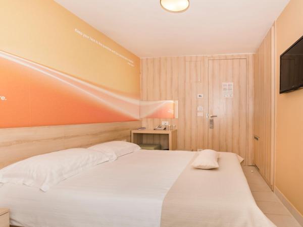 Residence Umag Plava Laguna : photo 6 de la chambre chambre communicante classique avec balcon - côté parc