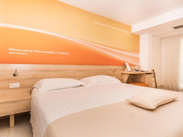 Residence Umag Plava Laguna : photo 8 de la chambre chambre classique avec balcon - côté parc