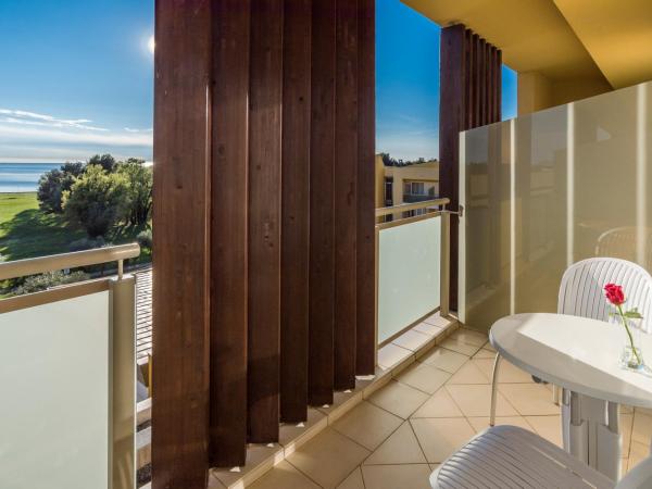 Hotel Garden Istra Plava Laguna : photo 1 de la chambre chambre communicante premium avec balcon - côté mer