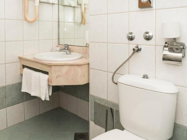 Hotel Aurora Plava Laguna : photo 5 de la chambre chambre supérieure avec balcon - côté parc