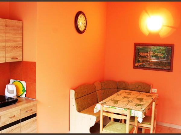 White & Quiet Apartment House : photo 9 de la chambre chambre double avec terrasse