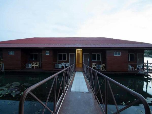 VN Guesthouse : photo 1 de la chambre chambre radeau avec climatisation - sans vue sur rivière