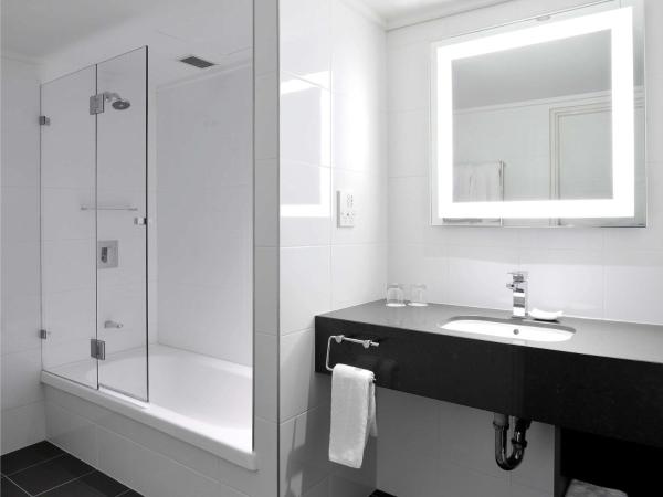 Novotel Melbourne On Collins : photo 2 de la chambre chambre de luxe avec 2 lits doubles
