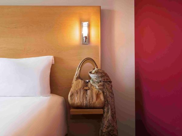 ibis Muscat : photo 3 de la chambre chambre double supérieure