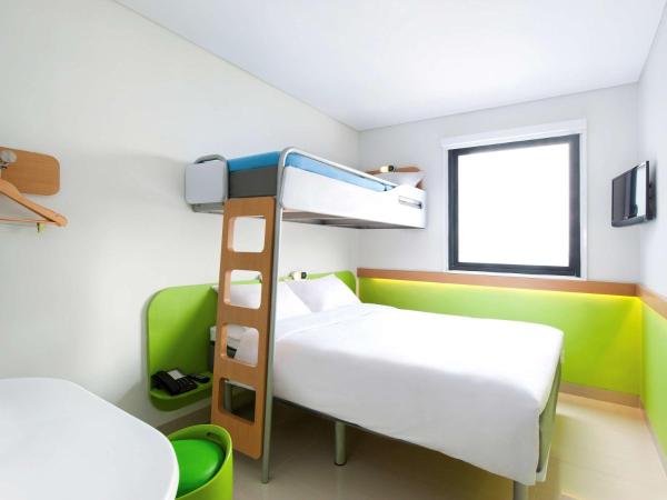Ibis Budget Jakarta Daan Mogot : photo 5 de la chambre hébergement standard avec 1 lit double et 1 lit superposé