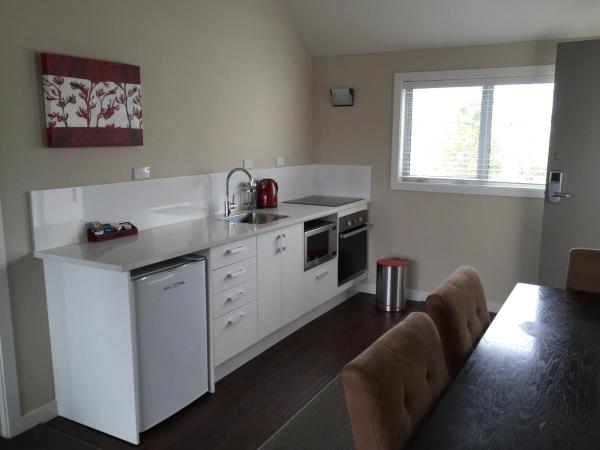 Belmont Motor Inn : photo 4 de la chambre appartement 2 chambres