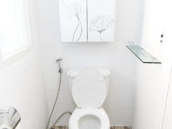 Kory Guesthouse : photo 4 de la chambre chambre simple avec salle de bains privative