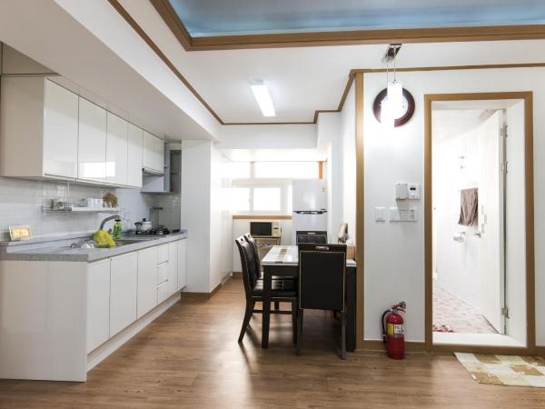 Kory Guesthouse : photo 3 de la chambre chambre lits jumeaux avec salle de bains commune