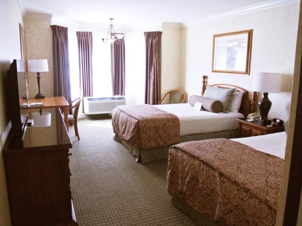 Cow Hollow Inn and Suites : photo 5 de la chambre chambre deluxe avec 2 lits doubles