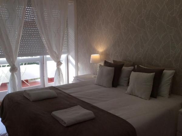 4U Lisbon IV Guesthouse Airport : photo 4 de la chambre chambre double avec balcon