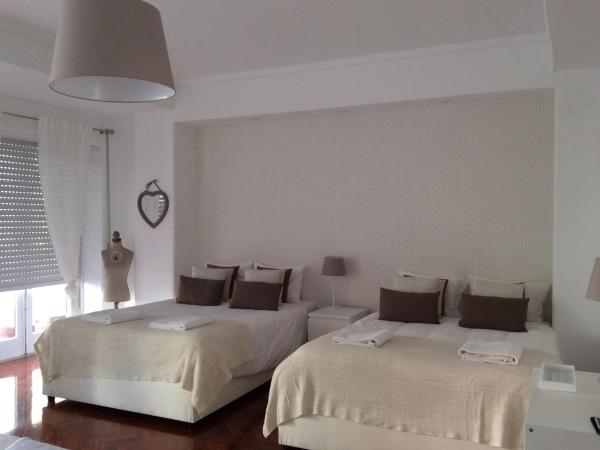 4U Lisbon IV Guesthouse Airport : photo 7 de la chambre chambre familiale deluxe