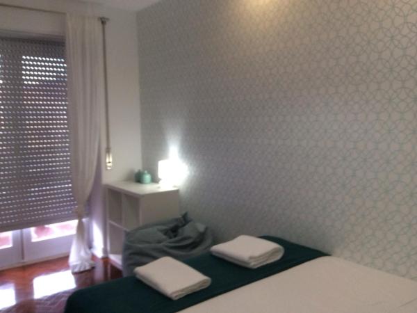 4U Lisbon IV Guesthouse Airport : photo 2 de la chambre chambre double avec balcon