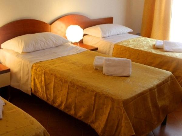 Euro Inn B&B : photo 1 de la chambre chambre triple