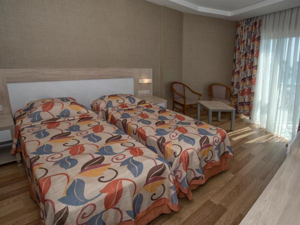 Riviera Hotel & Spa : photo 3 de la chambre chambre double avec balcon - vue sur mer