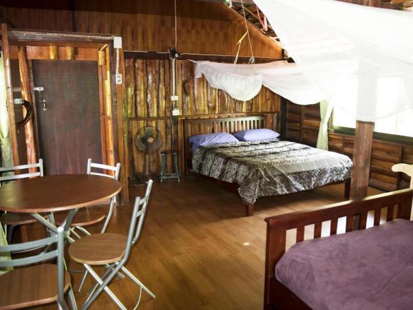 Sunflower Boathouse : photo 2 de la chambre suite familiale deluxe
