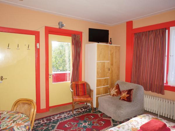 Xaviera's Bed and Breakfast : photo 6 de la chambre chambre lit king-size avec salle de bains privative