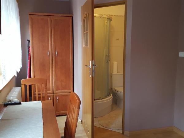 Dom Gościnny Korab : photo 4 de la chambre chambre double ou lits jumeaux avec salle de bains