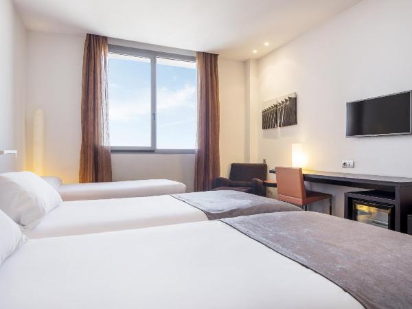 Ilunion Aqua 4 : photo 4 de la chambre chambre triple