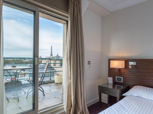Hôtel De Castiglione : photo 3 de la chambre chambre lits jumeaux de luxe avec terrasse - vue sur tour eiffel