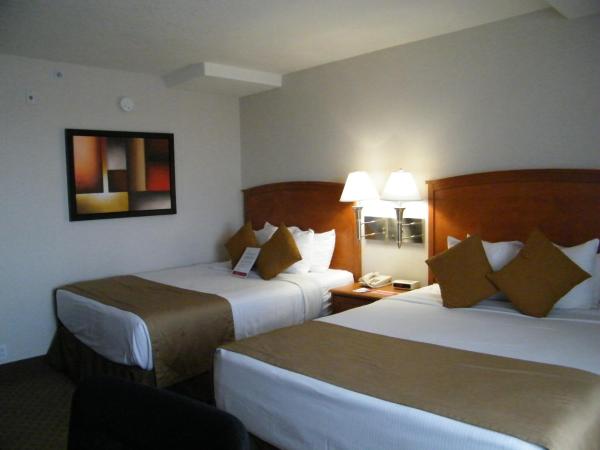 Ramada by Wyndham Edmonton South : photo 3 de la chambre chambre deluxe avec 2 lits queen-size - non-fumeurs