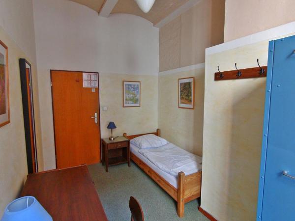 Die Fabrik - Hostel : photo 4 de la chambre chambre simple avec salle de bains commune