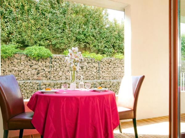 Cerise Carcassonne Sud : photo 6 de la chambre comfort apartment with kitchenette and balcony