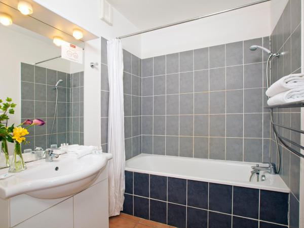 Cerise Carcassonne Sud : photo 4 de la chambre superior family apartment with kitchenette